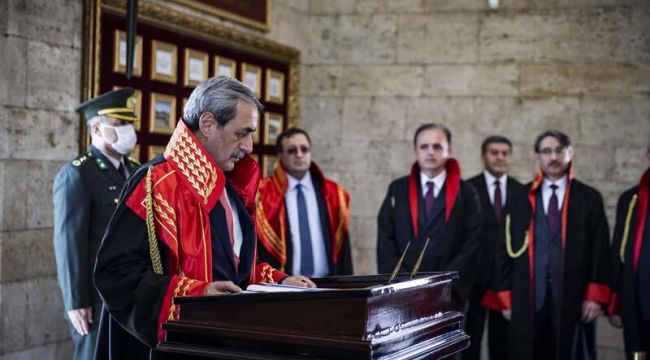 YARGITAY CUMHURİYET BAŞSAVCISI ANITKABİR'İ ZİYARET ETTİ