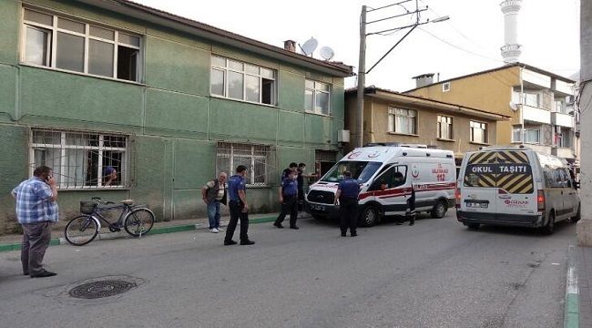 Yoldan geçerken vuruldu