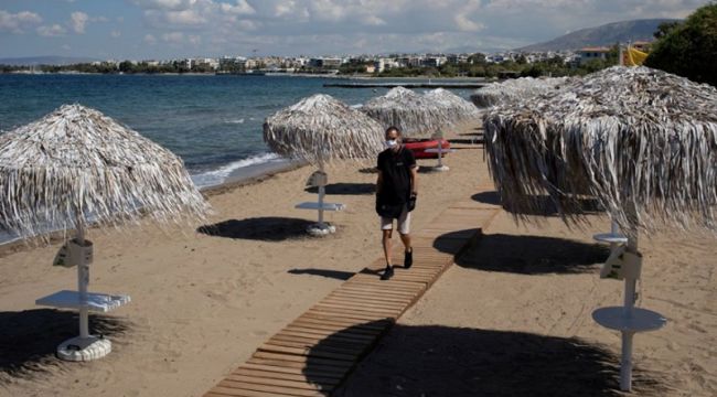 Yunanistan kapılarını açtı