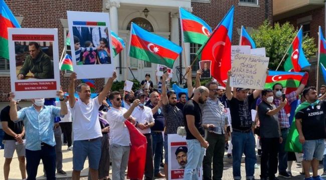 ABD'deki Azerbaycanlılar, Ermenistan'ı protesto etti