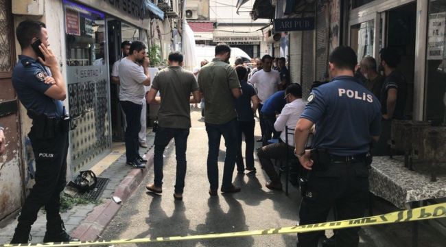 Adana'da dün tıraş olduğu kalfaya bugün kurşun yağdırdı