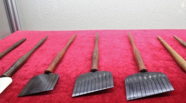 Ahşaptan kalem yapıp Hindistan'a tanesini 175 liraya satıyor