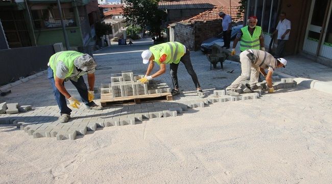 İZMİR'DE ALPASLAN MAHALLESİ'NE KİLİT PARKE