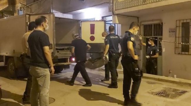 Anne ve 2 çocuğu evlerinde ölü bulundu