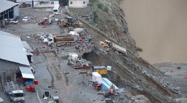 Artvin'de şiddetli yağış heyelana sebep oldu