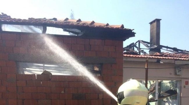 Balıkesir'de ev yangını korkuttu