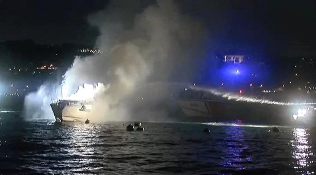 Bebek'te lüks tekne alev alev yandı
