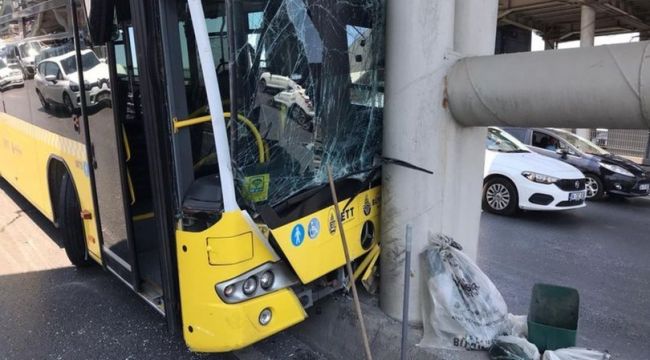 Belediye otobüsü kaza yaptı!