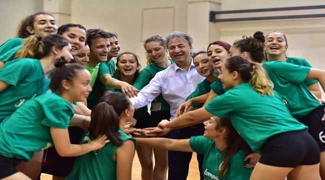 BORNOVA'NIN SULTANLARI 2. LİG'DE