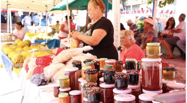 ÇEŞME'NİN TOPRAĞINDAN BEREKET FIŞKIRIYOR!