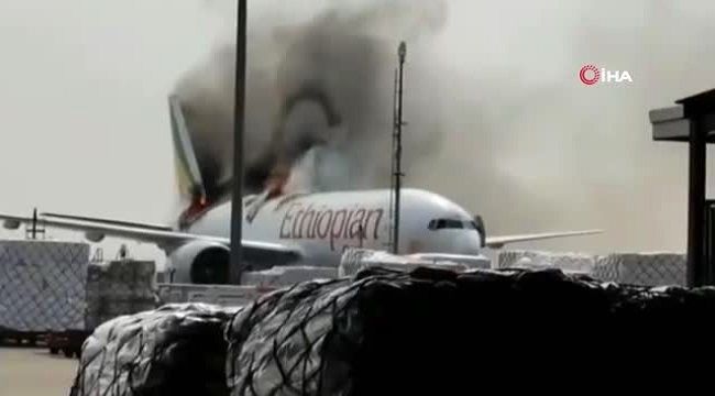 Çin'deki Havalimanı'nda Etiyopya uçağı alev alev yandı