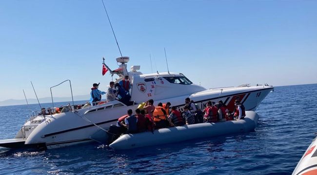 DİKİLİ'DE 44 SIĞINMACI KURTARILDI
