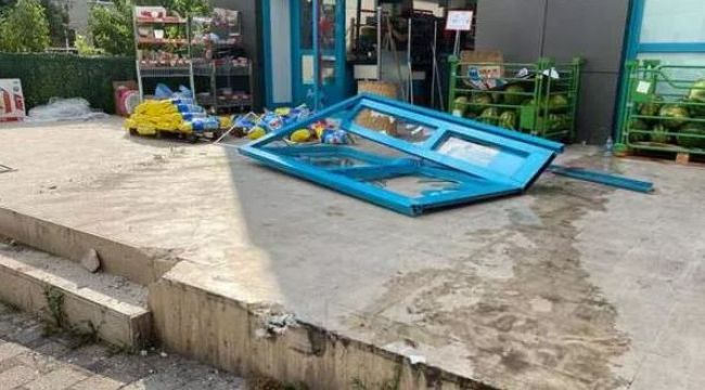 Direksiyon hakimiyetini kaybetti markete daldı
