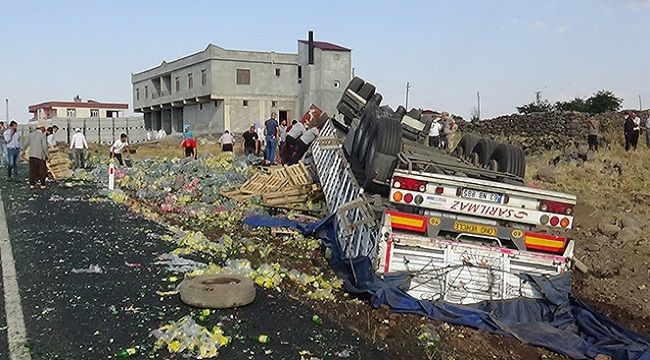 Diyarbakır'da lastiği patlayan tır dehşeti