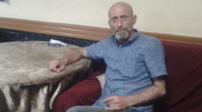 Eski damadını keserle başına vurarak öldürdü