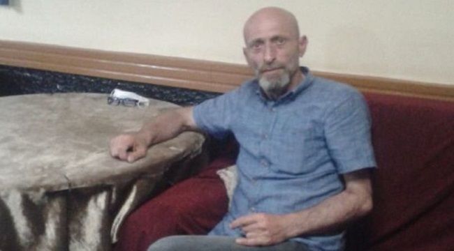 Eski damadını keserle başına vurarak öldürdü