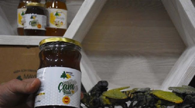 Etikette "Çam balı" ifadesi