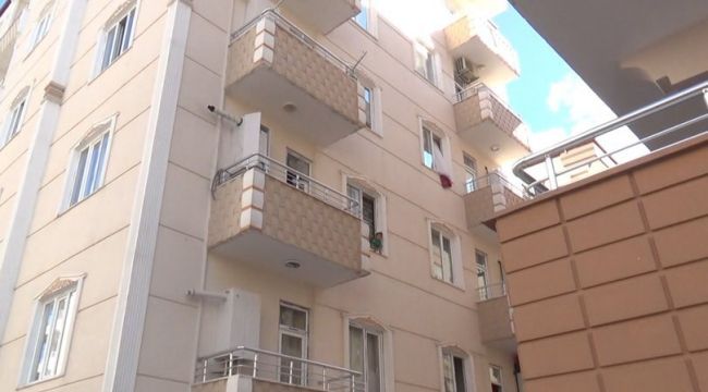 Evde kilitli kalan ikizler için seferber oldular