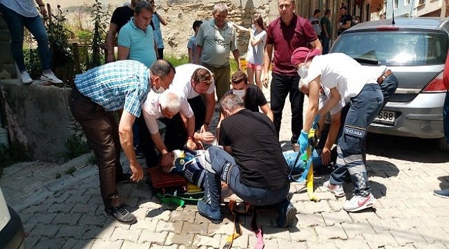 Geri gelen araç yayaya çarptı