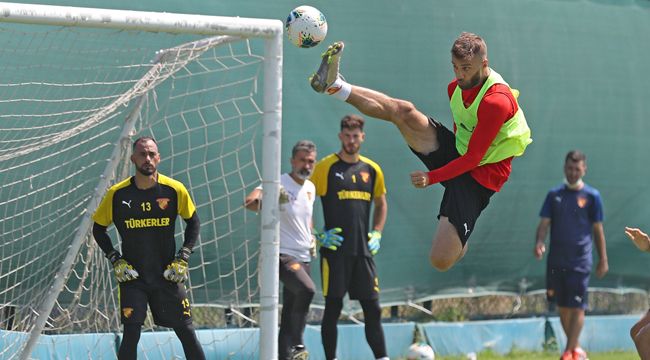 GÖZTEPE'DE FENERBAHÇE MAÇI HAZIRLIKLARI SÜRÜYOR