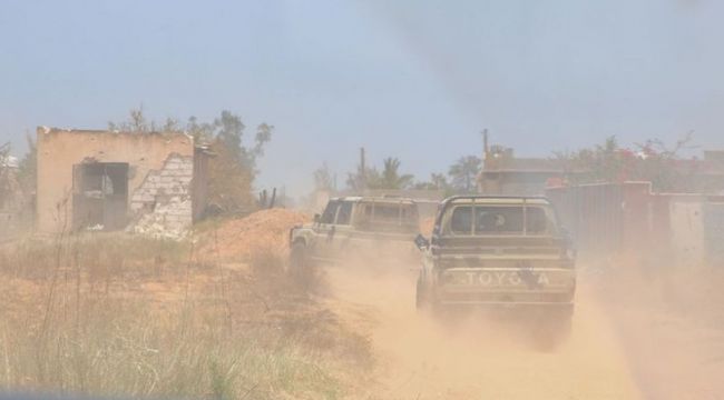 Hafter'e bağlı silahlı gruplar arasında çatışma