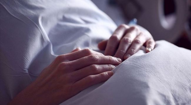 İngiltere’de en uzun süre korona tedavisi gören hasta iyileşti