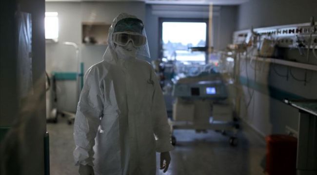 İran'da 23 günlük bebek Kovid-19 nedeniyle hayatını kaybetti