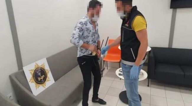 İstanbul Havalimanı'nda uyuşturucu satıcısına operasyon