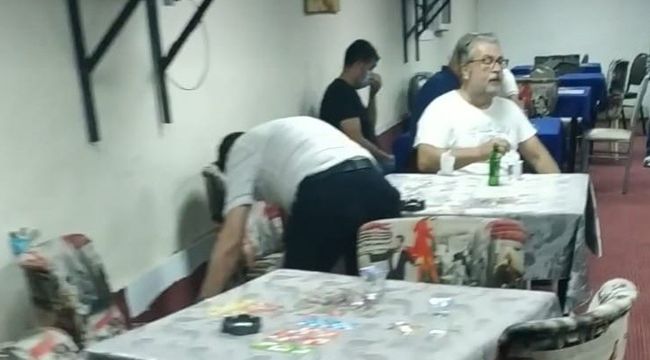 İZMİR'DE HAYVANSEVERLER DERNEĞİNE BASKIN