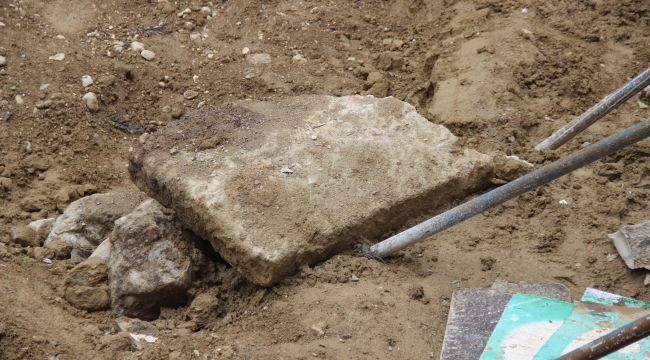 İZMİR'DE İNŞAAT KAZISINDA LAHİT BULUNMUŞTU