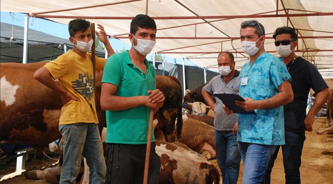 İZMİR’DE KURBAN SATIŞ YERİ DENETİMLERİ