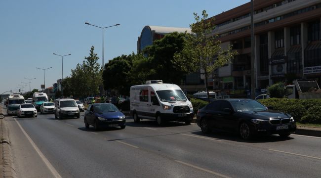 İzmir'de otomobilin çarptığı adam yaşamını yitirdi