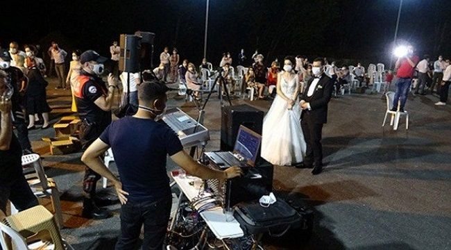 İZMİR VALİSİNDEN DÜĞÜN KARARI