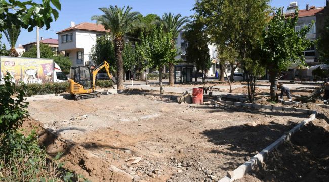 KARABAĞLAR’DA PARK YENİLEMELERİ HIZ KESMİYOR