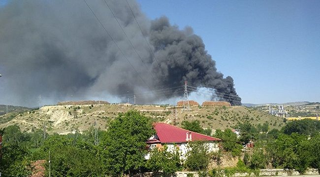 Kastamonu'da ağaç ürünleri üreten fabrikadaki yangın korkuttu