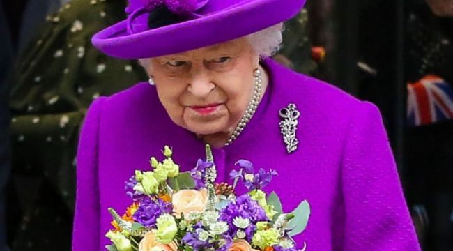 Kraliçe Elizabeth, yeni tablosunun açılışına katıldı