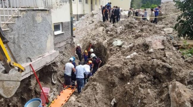 Kütahya'da okul bahçesinde drenaj kazısında göçük