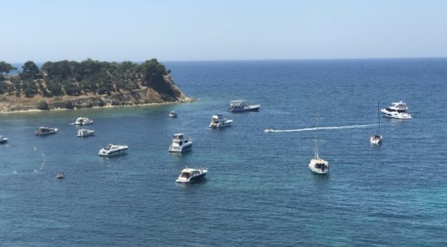 Lüks yatlar Kuşadası'nda boy gösterdi