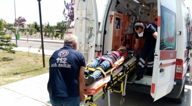 Maden ocağında kamyon devrildi