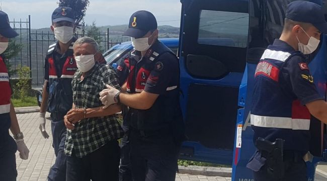 Mahalle meydanında yeğenini katletti!
