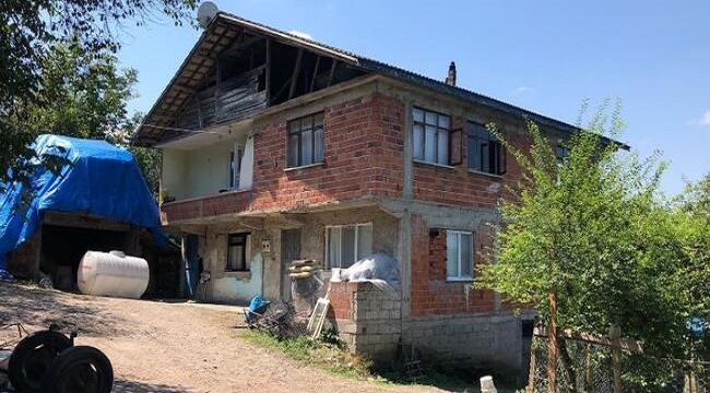Ormanlık alanda gömülü iki erkek cesedi bulundu