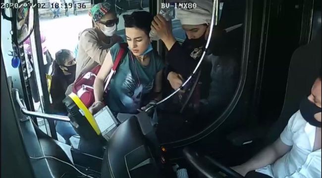 Otobüse binen kadının cüzdanını böyle çaldılar