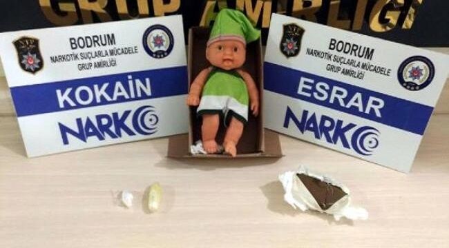 Oyuncak bebeğin içinden uyuşturucu madde çıktı