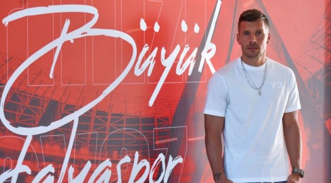 Podolski, Antalyaspor'da mutlu