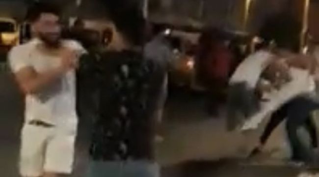 Taksim'de iki grup tekme ve tokatlarla birbirine girdi !