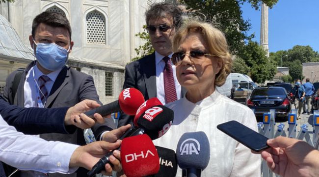 Tansu Çiller, Ayasofya Camii'ne geldi