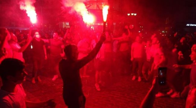 Trabzonspor taraftarı Galatasaray galibiyetini kutladı