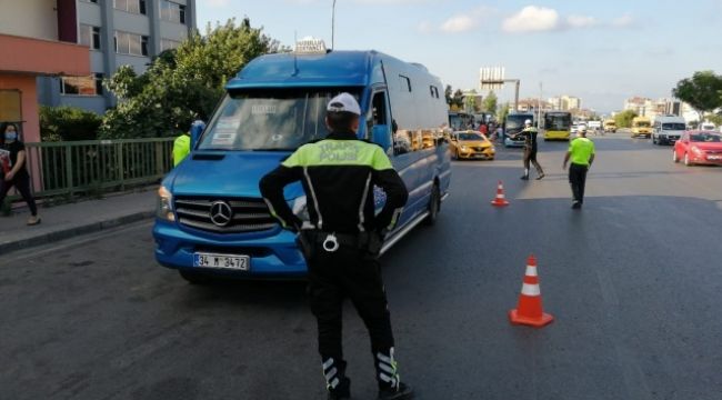 Trafikte toplu ulaşım araçlarında polis denetimi