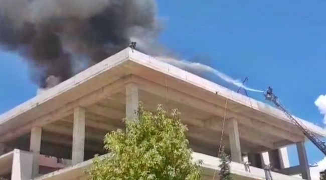 Tunceli'de yangın, 2 işçi son anda kurtuldu