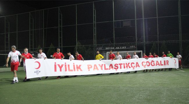 TÜRK KIZILAY'INA DESTEK İÇİN TER DÖKTÜLER